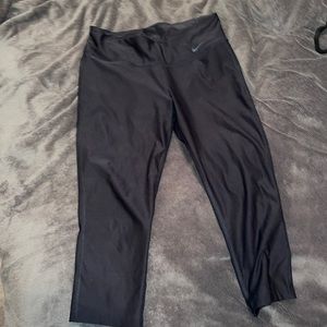 Black dri fit medium leggings